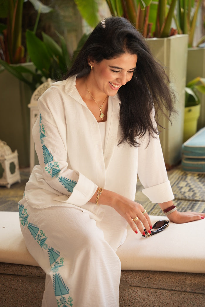 White Base Tatreez Set with Teal embroidery on the Sides